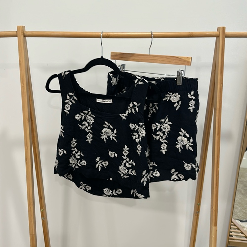 Abercrombie set